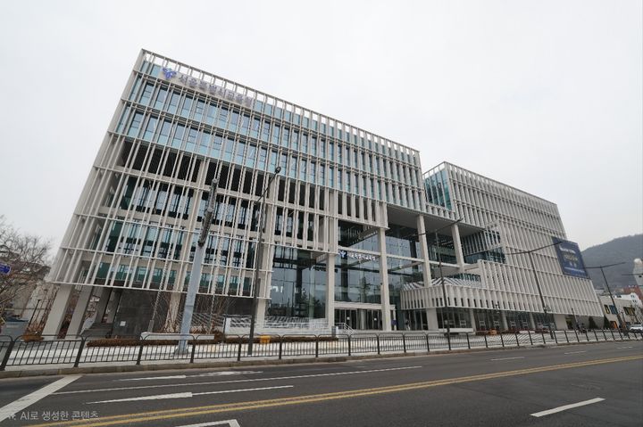 [서울=뉴시스] 서울시교육청 신청사 개청식이 열린 1일 서울 용산구 서울시교육청 신청사 모습. 서울시교육청은 지난달 45년간 사용하던 종로구 청사에서 용산구 청사로 이전했다. (사진=서울시교육청 제공) 2026.04.01. photo@newsis.com *재판매 및 DB 금지