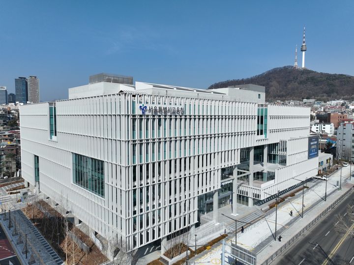 [서울=뉴시스] 서울시교육청 신청사 개청식이 열린 4월 1일 서울 용산구 서울시교육청 신청사 모습. 서울시교육청은 지난달 45년간 사용하던 종로구 청사에서 용산구 청사로 이전했다. (사진=서울시교육청 제공) 2026.04.01. photo@newsis.com *재판매 및 DB 금지