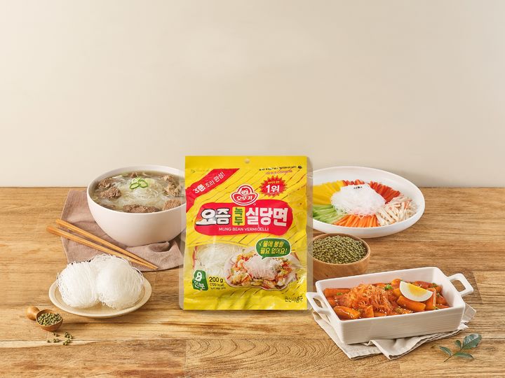 [서울=뉴시스] 오뚜기가 조리 편의성을 높인 당면 신제품 '요즘 녹두실당면'을 출시했다.(사진=오뚜기) *재판매 및 DB 금지