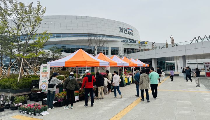 [용인=뉴시스] 처인휴게소의 직거래장터(사진=뉴시스 DB)photo@newsis.com *재판매 및 DB 금지