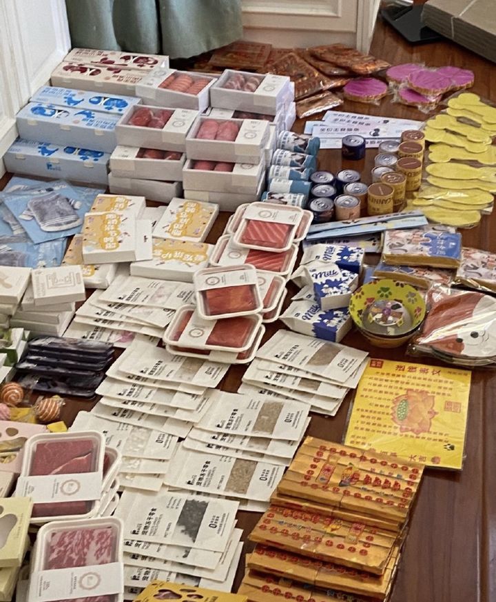 [서울=뉴시스]중국 반려동물 제사용품.(사진출처: 웨이보 캡처) 