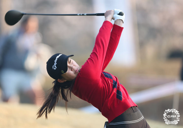 [서울=뉴시스]KLPGA 개막전 나선 중학생 김서아. (사진=KLPGA 투어 제공)