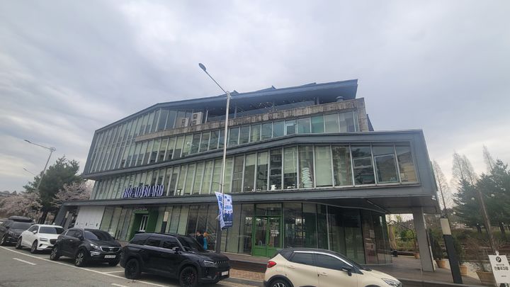 [천안=뉴시스] 최영민 기자=천안시 성남면 소재 브레드보드 빵집(지난해 4월 촬영). 2026.04.02 ymchoi@newsis.com *재판매 및 DB 금지