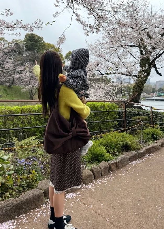 [서울=뉴시스] 전 리듬체조 국가대표 손연재가 아들과 함께한 가족 여행 근황을 공개했다. (사진=인스타그램 캡처) 2026.04.02. photo@newsis.com&nbsp; *재판매 및 DB 금지