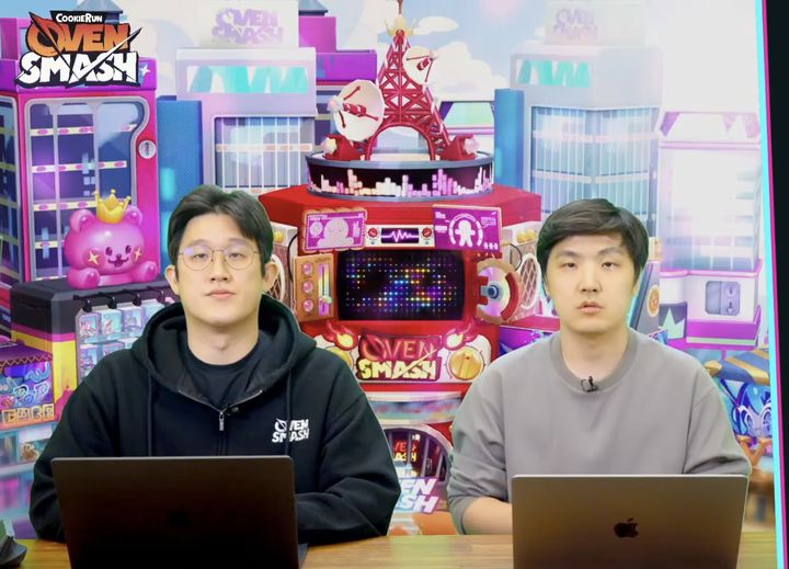 [서울=뉴시스] 이원영 쿠키런: 오븐스매시 공동 PD(왼쪽)와 조길현 데브시스터즈 대표는 2일 오후 공식 유튜브 채널에서 라이브 방송을 진행하고 게임 최적화를 위한 계획을 발표했다. (사진=데브시스터즈 제공) *재판매 및 DB 금지