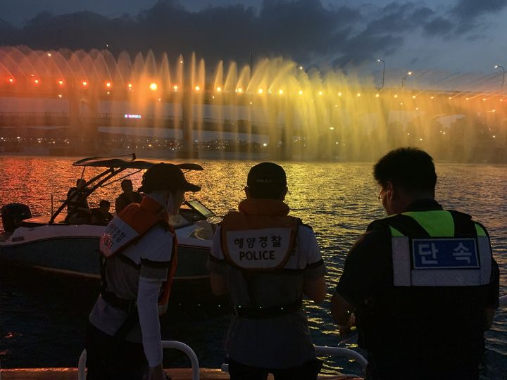 [뉴시스] 수상레저활동 합동 단속 모습. (사진=서울시 제공) *재판매 및 DB 금지