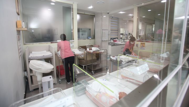 [밀양=뉴시스] 공공산후조리원 신생아실. (사진=밀양시 제공) 2026.04.03. photo@newsis.com *재판매 및 DB 금지