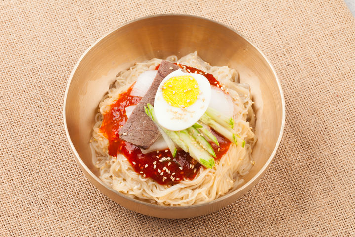 [서울=뉴시스] 비빔냉면 소스에는 많은 양의 설탕이 포함돼 있다. (사진=유토이미지) *재판매 및 DB 금지