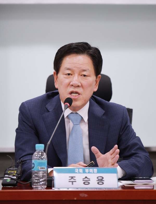 [광주=뉴시스] 3일 김영록 더불어민주당 전남광주통합시장 예비후보 선거캠프에 합류한 주승용 전 국회부의장. (사진 = 김 후보 측 선거사무소 제공). 2026.04.03. photo@newsis.com *재판매 및 DB 금지