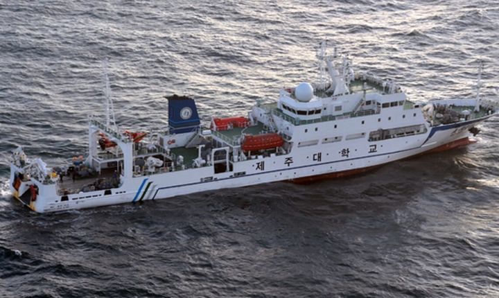 [부산=뉴시스] 2025년 한·중잠정조치수역 수산자원조사에 활용된 제주대학교 실습선. (사진=한국수산자원공단 제공) 2026.04.03. photo@newsis.com *재판매 및 DB 금지