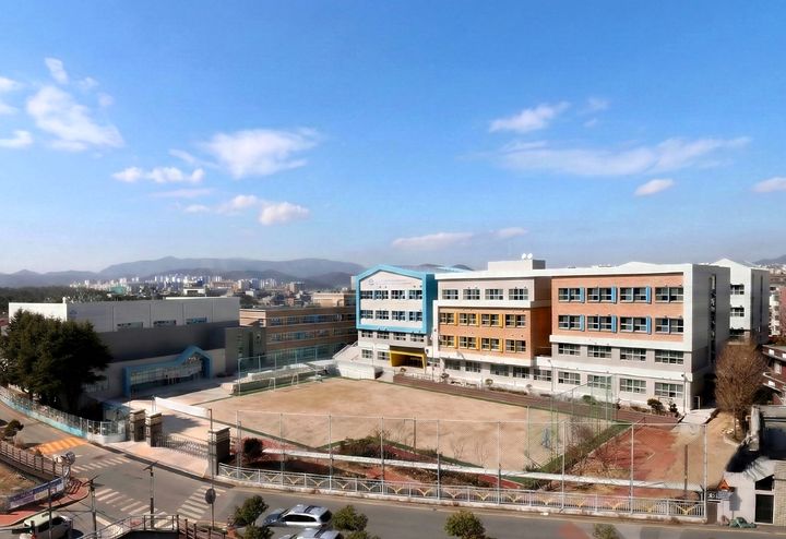 [울산=뉴시스] 공간 재구조화 사업을 완료한 울산 농소중학교 전경 (사진=울산시교육청 제공) photo@newsis.com *재판매 및 DB 금지