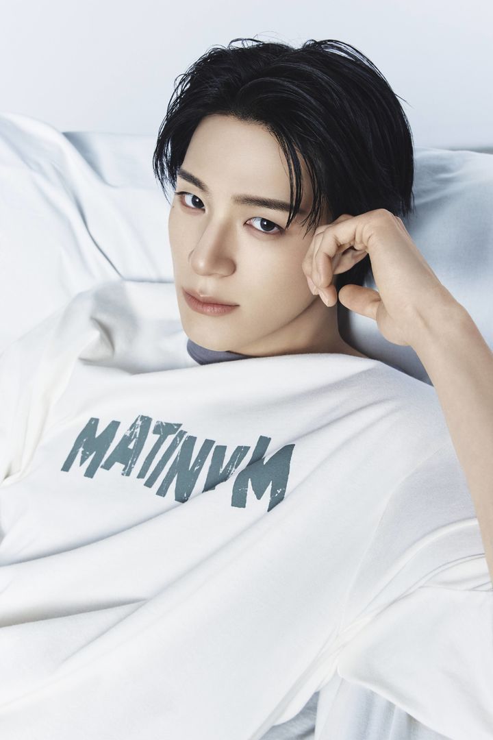 [서울=뉴시스] '마뗑킴'은 글로벌 첫 남성 앰배서더로 제노를 발탁하고 맨즈 라인 강화에 나섰다. (사진=하고하우스 제공) 2026.04.03. photo@newsis.com *재판매 및 DB 금지