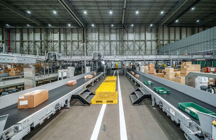 [인천=뉴시스] 3일 오후 서울 중구 인천공항화물청사에 위치한 UPS 인천공항 허브 내부 모습.(사진=UPS코리아 제공) *재판매 및 DB 금지