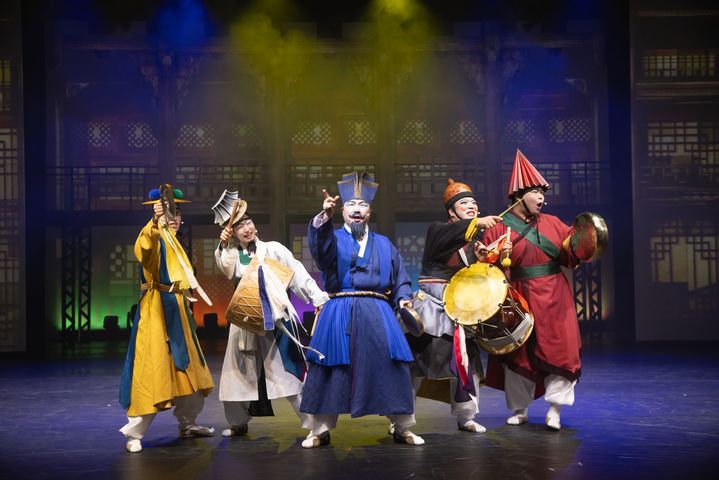 [서울=뉴시스] 3일 서울 중구 국립정동극장에서 전통연희극 '광대' 프레스콜이 열렸다. (사진=국립정동극장 제공) 2026.04.03. photo@newsis.com *재판매 및 DB 금지