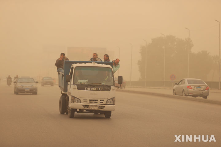 "마스크가 필요해"