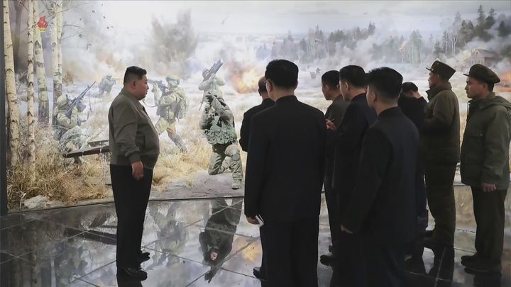 [서울=뉴시스] 북한 조선중앙TV는 김정은 국무위원장이 러시아·우크리아나 전쟁 파병군 추모 시설인 해외군사작전 전투위훈기념관 건설사업을 현지 지도했다고 3일 보도했다. (사진=조선중앙TV 캡처) 2026.04.03. photo@newsis.com *재판매 및 DB 금지
