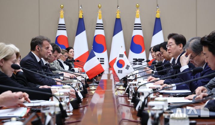 [서울=뉴시스] 고범준 기자 = 이재명 대통령이 3일 청와대에서 열린 한-프랑스 정상회담에서 발언하고 있다. 2026.04.03. bjko@newsis.com