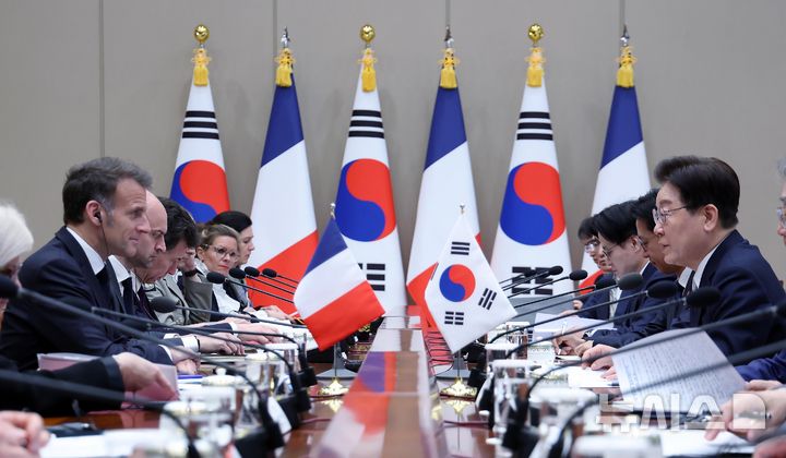 [서울=뉴시스] 고범준 기자 = 이재명 대통령이 3일 청와대에서 열린 한-프랑스 정상회담에서 발언하고 있다. 2026.04.03. bjko@newsis.com