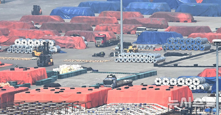 美, '철강 15% 이상' 완제품에 일괄관세 25% 적용