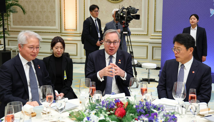 국빈오찬 참석한 권봉석-이형희 부회장