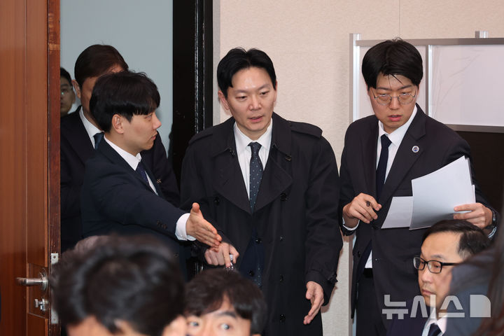 국조특위 출석하는 박상용 검사