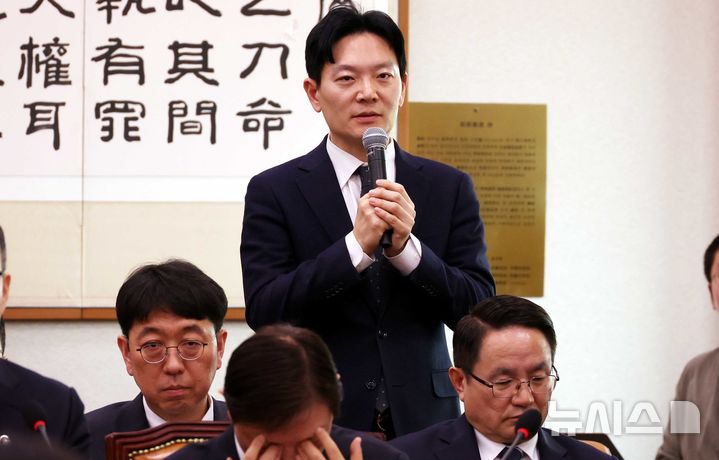 증인 선서 거부 이유 밝히는 박상용 검사 