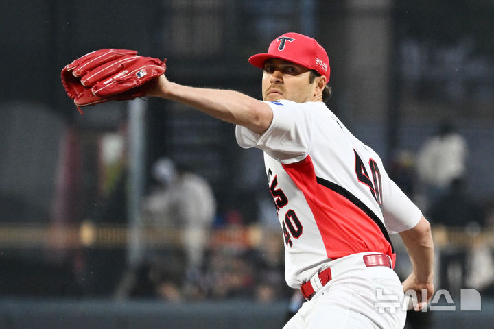 역투하는 KIA 네일