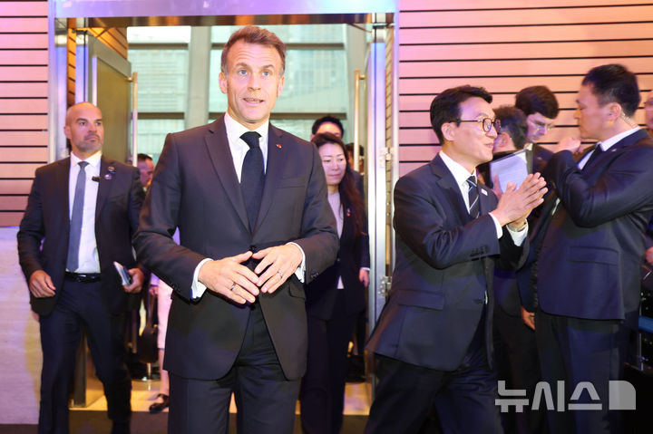 미래 대화 참석하는 마크롱 대통령과 김민석 총리