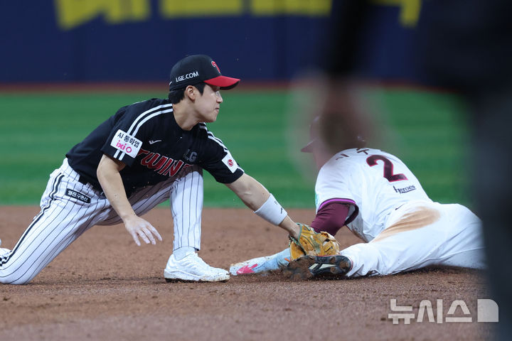 2루 훔친 이주형