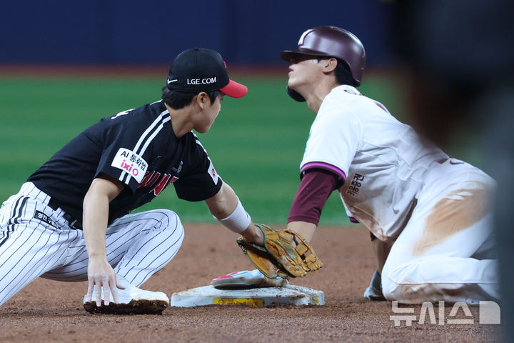 이주형 '도루는 했는데 앞이 안보여'