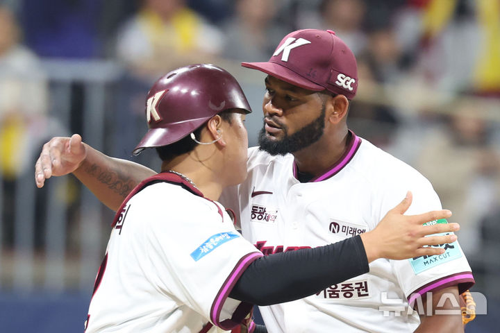 'LG 제압' 키움 설종진 감독 "알칸타라 에이스다워…브룩스 선봉장 역할 톡톡"