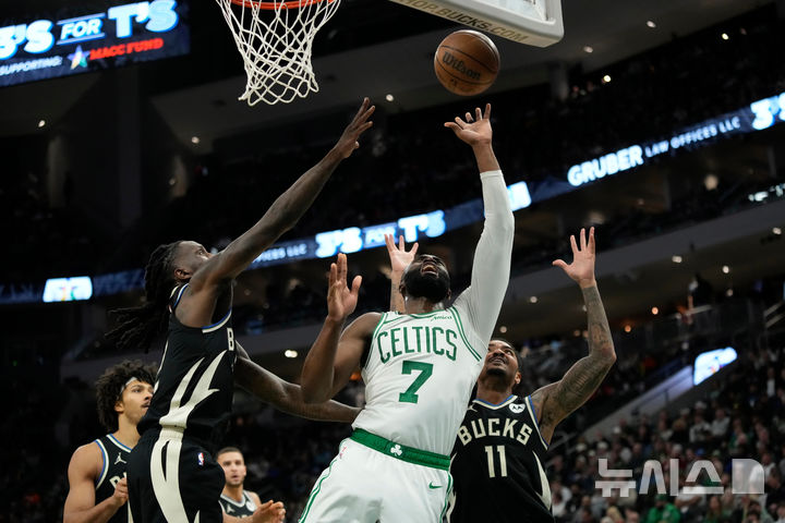[밀워키=AP/뉴시스] 미국프로농구(NBA) 보스턴 셀틱스의 제일런 브라운. 2026.04.03.