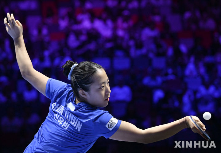 [마카오=AP/뉴시스] 신유빈, 중국 왕만위에게 밀려 2026 국제탁구연맹(ITTF) 월드컵 준결승에서 탈락. 2026.04.04.