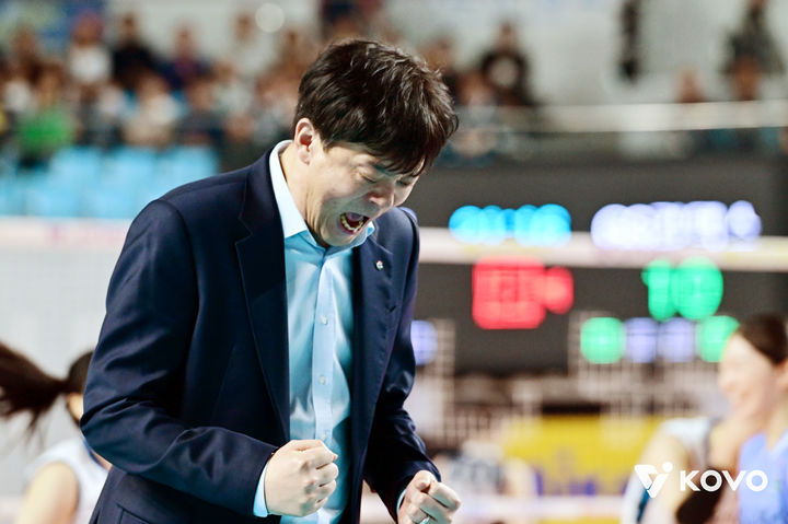 [서울=뉴시스]여자배구 GS칼텍스 이영택 감독. (사진=KOVO 제공)