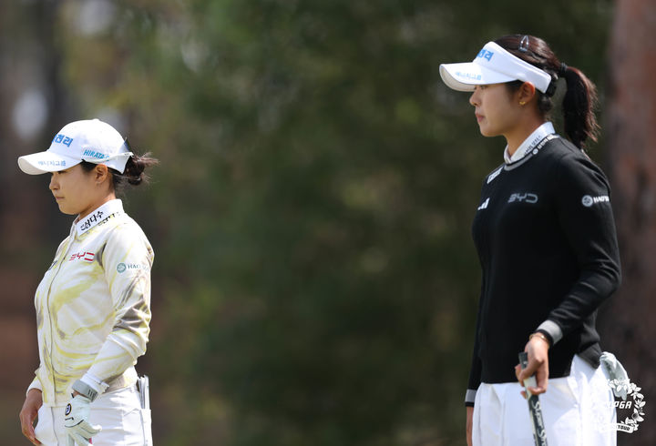 [여주=뉴시스]고지원과 서교림. (사진=KLPGA 투어 제공)
