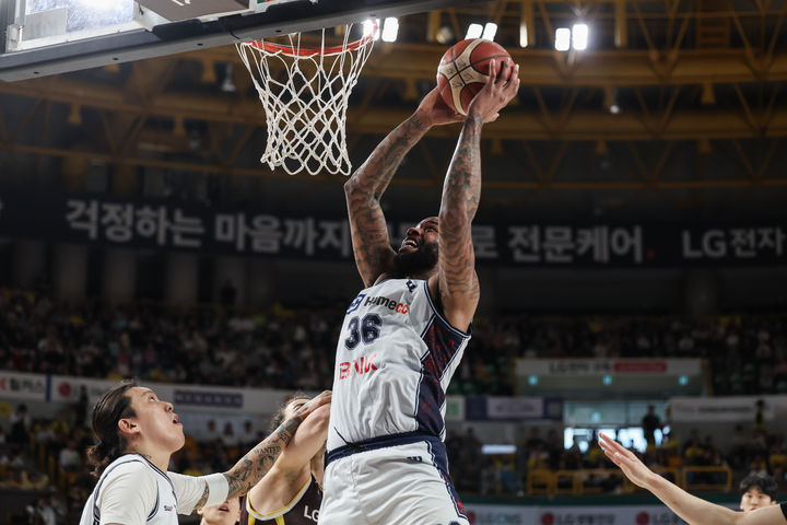 [서울=뉴시스] 프로농구 부산 KCC의 숀 롱. (사진=KBL 제공) *재판매 및 DB 금지