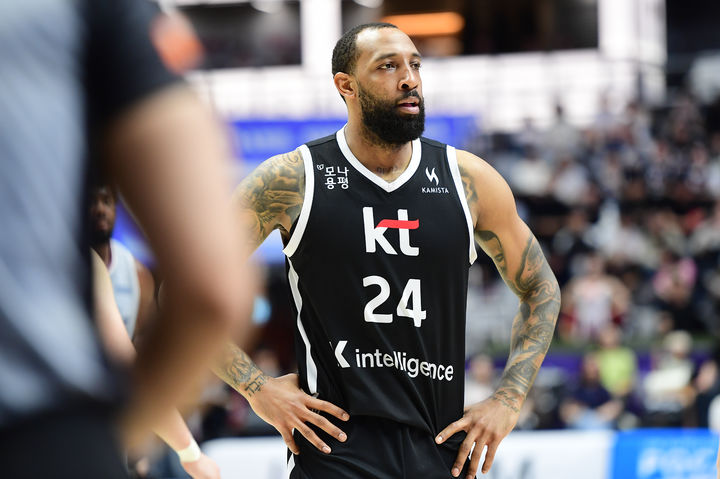 [서울=뉴시스] 프로농구 수원 KT의 데릭 윌리엄스. (사진=KBL 제공) *재판매 및 DB 금지