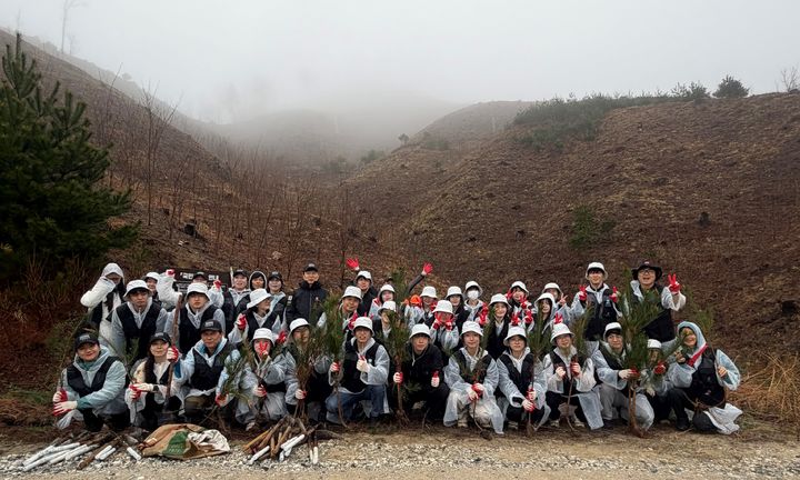 [서울=뉴시스] 블랙야크강태선나눔재단이 'BYN 숲으로, 숲으로' 캠페인을 진행했다. (사진=블랙야크 제공) 2026.04.06. photo@newsis.com *재판매 및 DB 금지