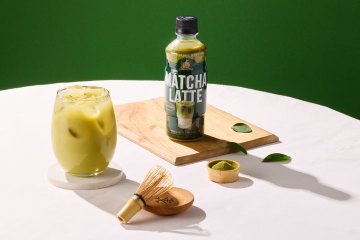 [서울=뉴시스] 롯데칠성음료 '실론티 말차라떼'. (사진=롯데칠성음료 제공) *재판매 및 DB 금지