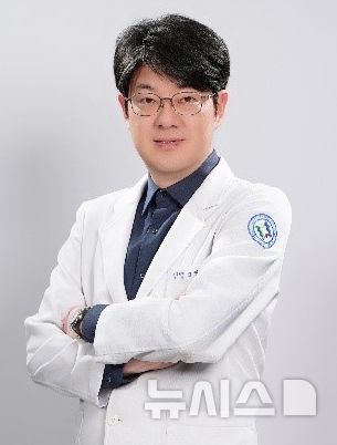 [전주=뉴시스]윤난슬 기자 = 전북대학교 의과대학 신경외과 오영민 교수. (사진=전북대 제공) photo@newsis.com