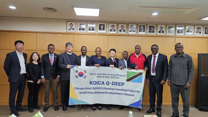 [대전=뉴시스]대전시는 KOICA 공공협력사업의 일환으로 대전테크노파크와 함께 지난 4일부터 11일까지 탄자니아 수자원부(MoW) 및 관계 공기업 고위급 인사들을 초청해 '탄자니아 수자원 관리 현장 연수'를 진행하고 있다. 2026. 04. 06 photo@newsis.com *재판매 및 DB 금지
