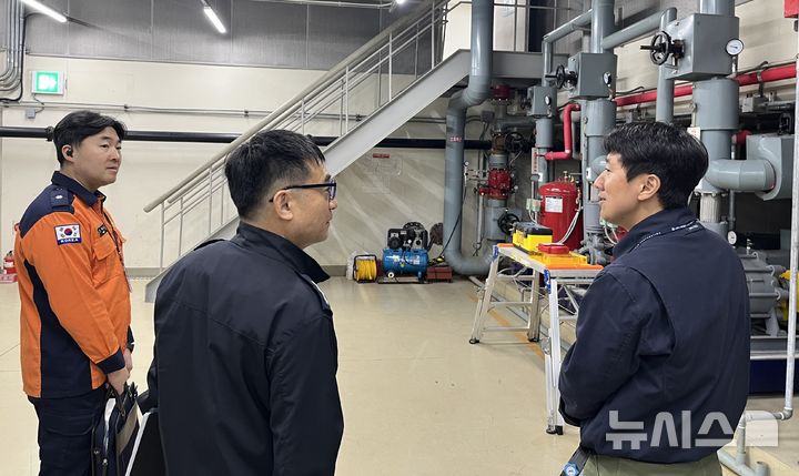 [의정부=뉴시스] BTS 고양 공연장 안전점검. (사진=경기도북부소방재난본부 제공) 2026.04.06 photo@newsis.com