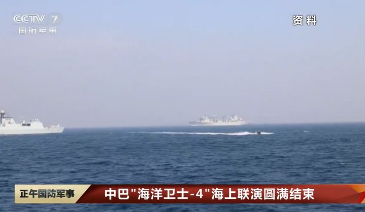 [서울=뉴시스]이란 전쟁 중재에 나서고 있는 중국과 파키스탄이 최근 아라비아해에서 연합 해상 군사훈련을 실시하며 군사 협력도 병행한 것으로 나타났다. 중국과 파키스탄이 연합 훈련 중인 모습. <사진출처: 중국중앙 TV> 2026.04.06