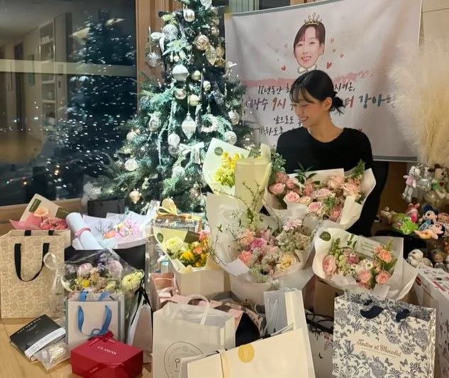 [서울=뉴시스] 기상캐스터 출신 강아랑(35)이 임신 소식을 전했다. (사진=인스타그램 캡처) 2026.04.06. photo@newsis.com *재판매 및 DB 금지