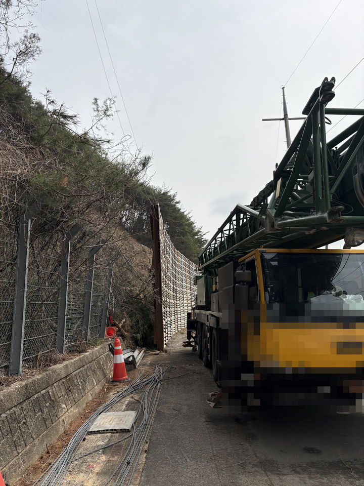 [의령=뉴시스]의령 야산서 작업하던 40대 심정지 사고 현장. (사진=경남소방본부 제공) 2026.04.06.photo@newsis.com *재판매 및 DB 금지