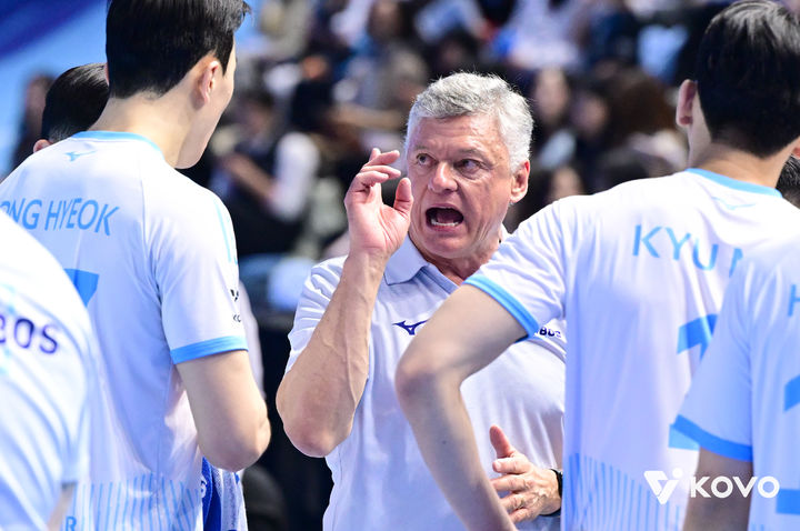 [서울=뉴시스]남자배구 대한항공 헤난 감독. (사진=KOVO 제공)