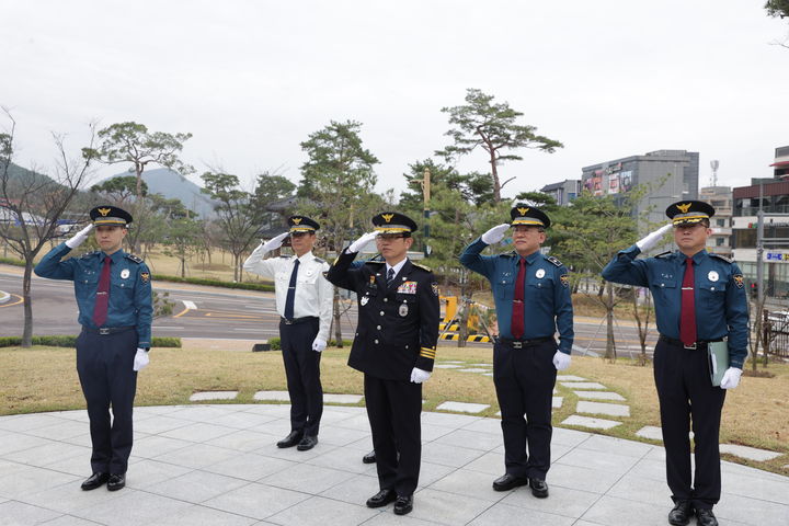  *재판매 및 DB 금지