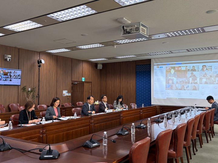 [서울=뉴시스]외교부는 6일 최근 중동 사태 영향에 대응하기 위해 '대체 수급선 발굴 관련 재외공관 경제 담당관 화상회의'를 개최했다고 밝혔다. *재판매 및 DB 금지