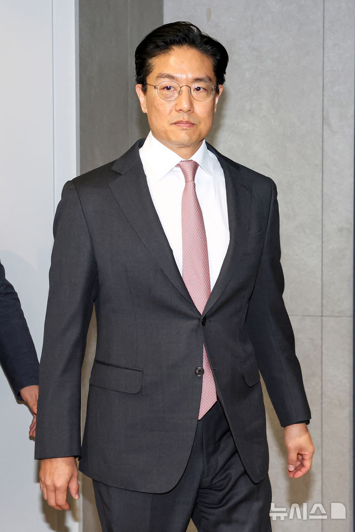 [서울=뉴시스] 조성우 기자 = 전인석 삼천당제약 대표가 6일 오후 서울 서초구 삼천당제약 본사에서 열린 기자간담회에 참석하고 있다. (공동취재) 2026.04.06. photo@newsis.com