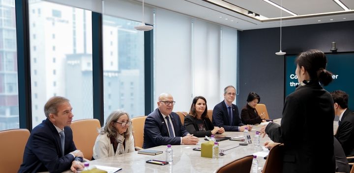 [서울=뉴시스] 루닛은 프랑스 총리실 산하 투자총괄국(SGPI) 관계자들이 지난 6일 서울 강남구 소재 루닛 본사를 방문해 의료AI 기술에 대한 투자 방향과 프랑스 및 유럽 공공의료 분야에서의 협력 가능성을 논의했다고 7일 밝혔다. (사진=루닛 제공) 2026.04.07. photo@newsis.com *재판매 및 DB 금지